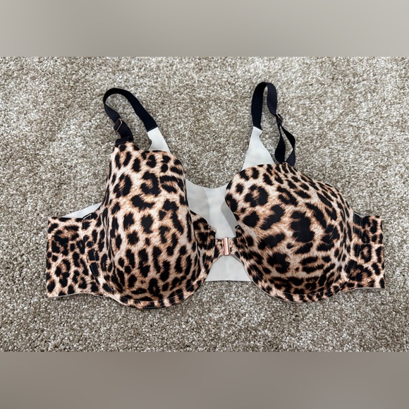 Soma Other - Soma Intimates Vanishing 360 Perfect Coverage Bra Leopard 40C front closure